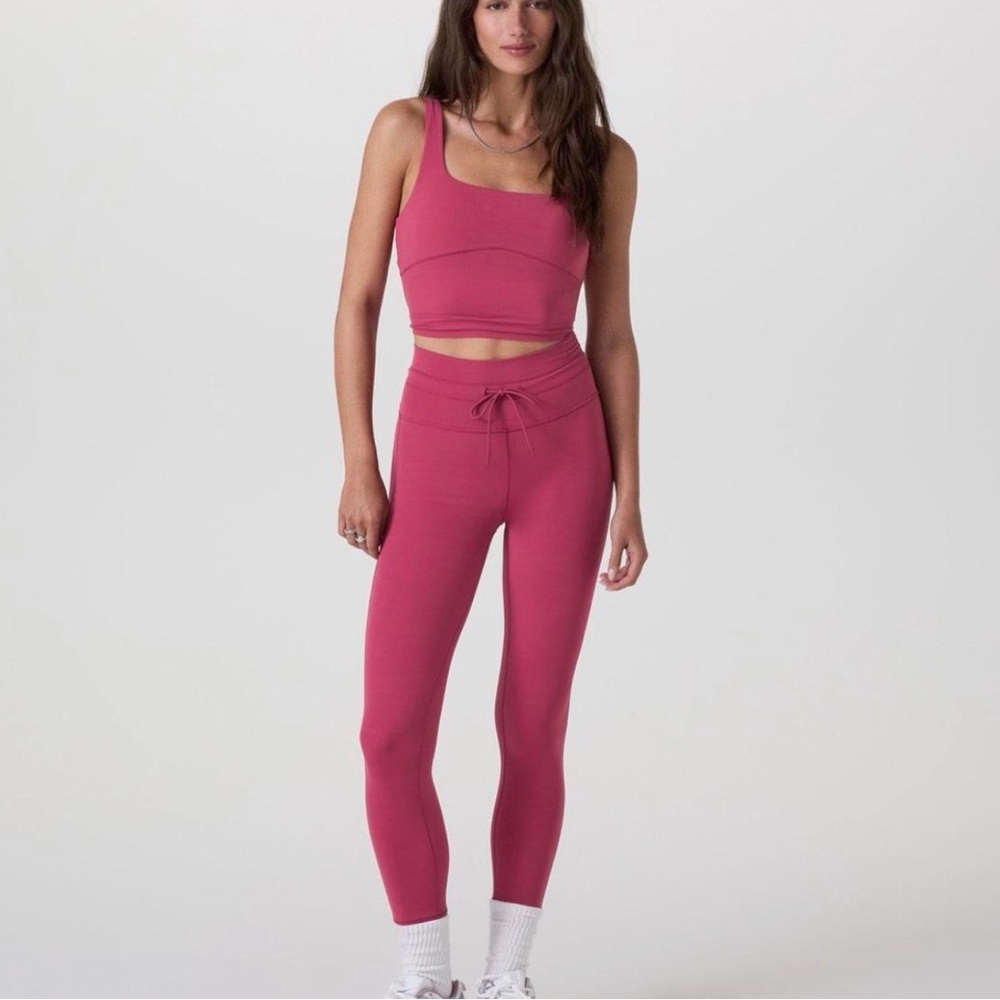 Vuori Pinot Pink Daily Form Legging Size Small